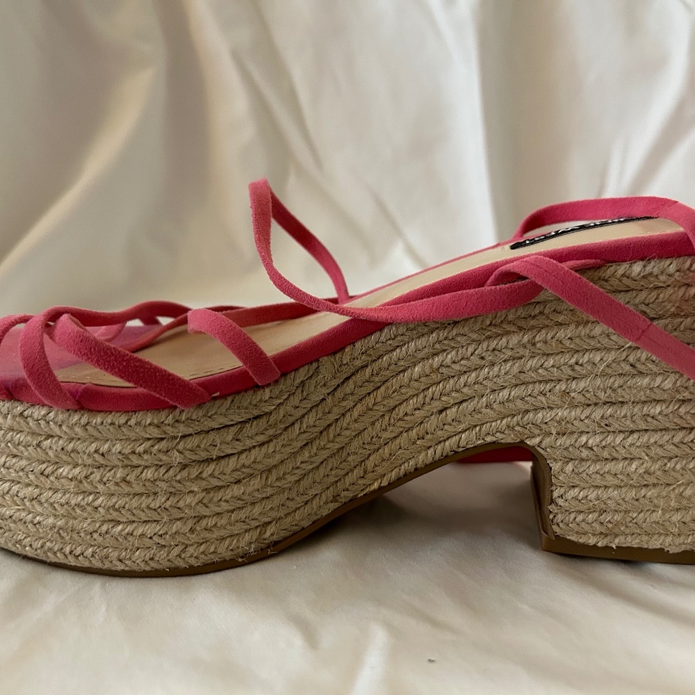 Nine West  Riplee  pink espadrille platform sandal size 9m